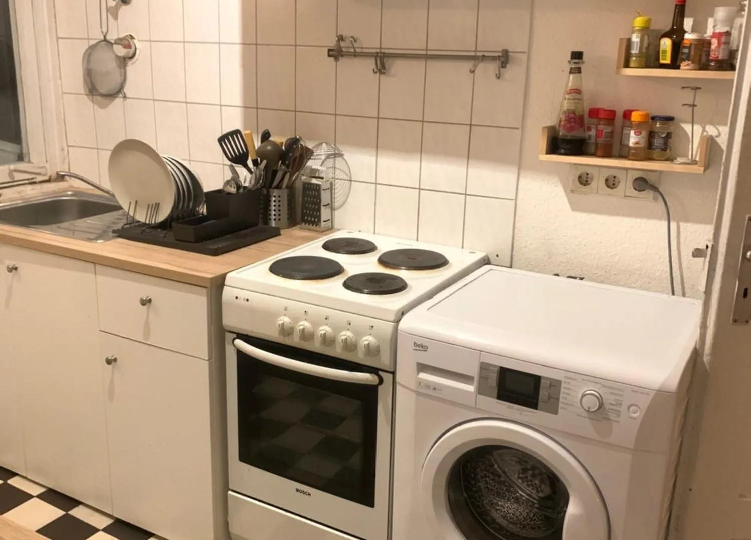 Clinton Gnanguenon Apartment Stuttgart